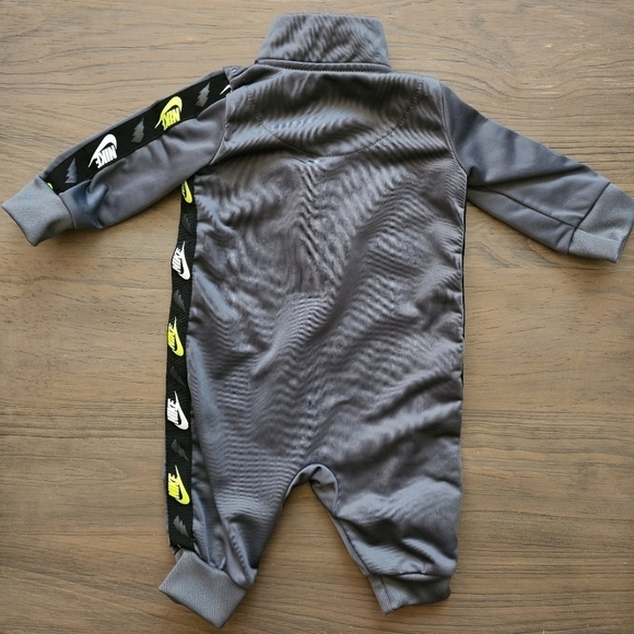 Nike Baby Boys Long Sleeve Tricot Taping Coverall - charcoal gray, black, neon - Picture 3 of 7